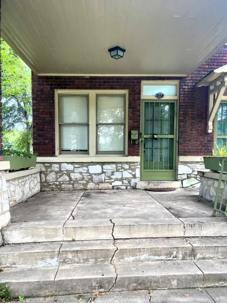 Photo 3 of 6, 1572 Tutwiler Ave