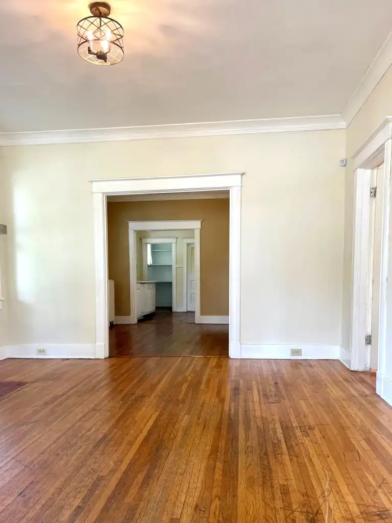 Photo 4 of 6, 1572 Tutwiler Ave