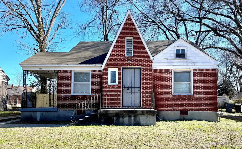 Photo 1 of 6, 1598 Marianna St