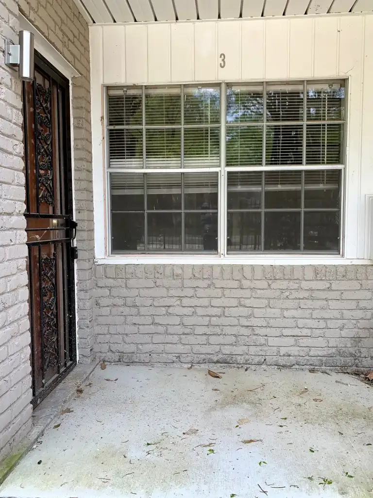 Photo 2 of 6, 2093 Jefferson Ave