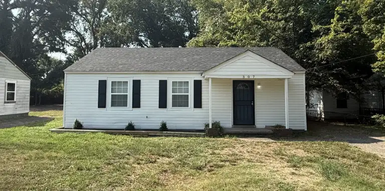 Front of 307 Peebles Rd