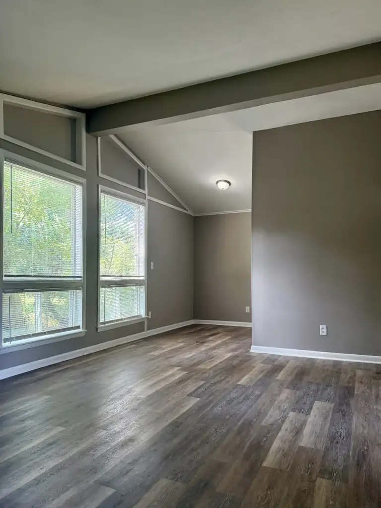 Photo 4 of 6, 3417 Edgar St