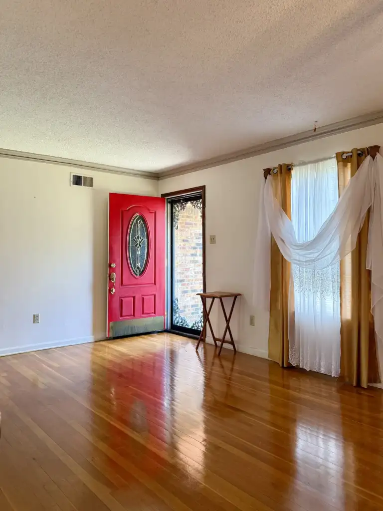 Photo 6 of 6, 3558 Greentree Dr