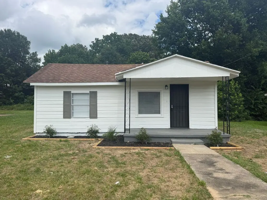 Photo 1 of 6, 3742 Berry Ln