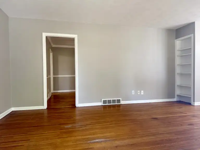 Photo 3 of 6, 4013 Martindale Ave