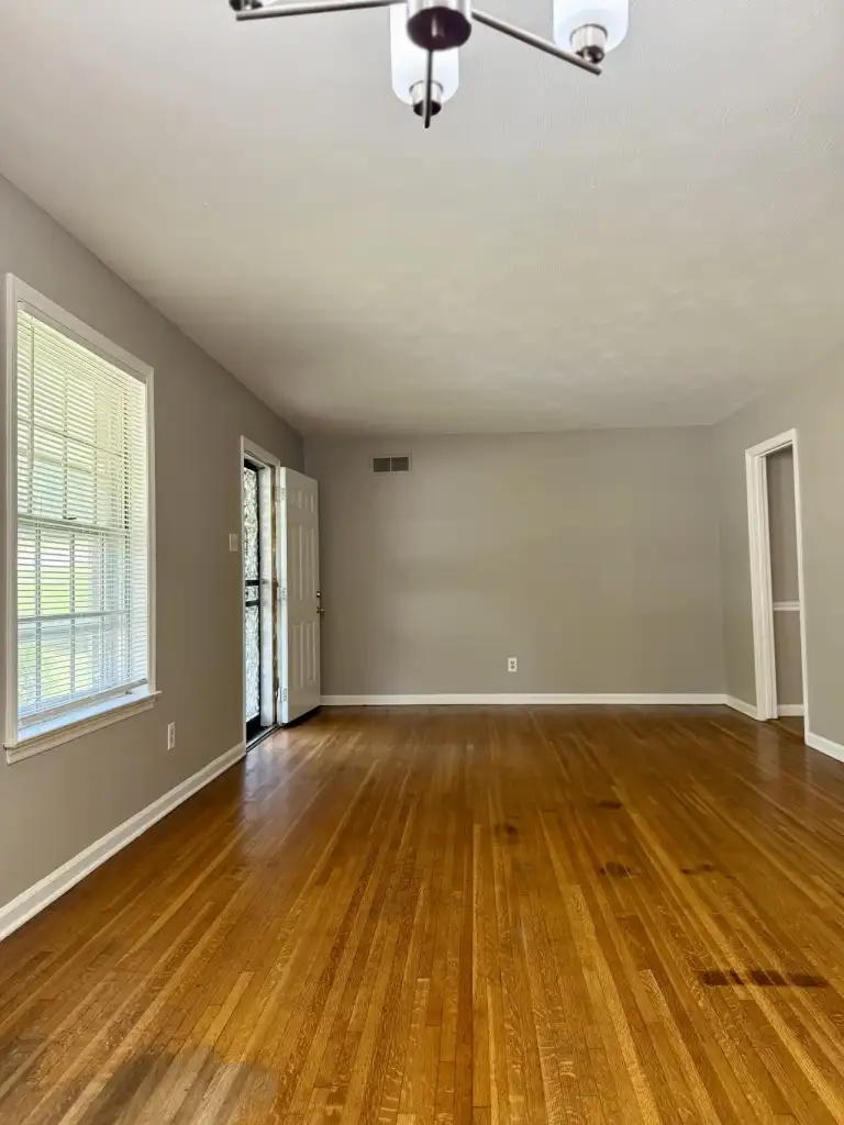 Photo 5 of 6, 4013 Martindale Ave