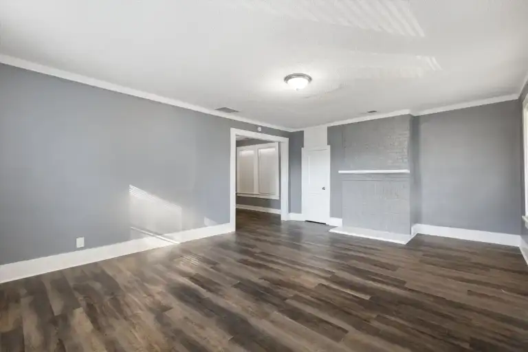 Photo 5 of 6, 425 Carpenter St