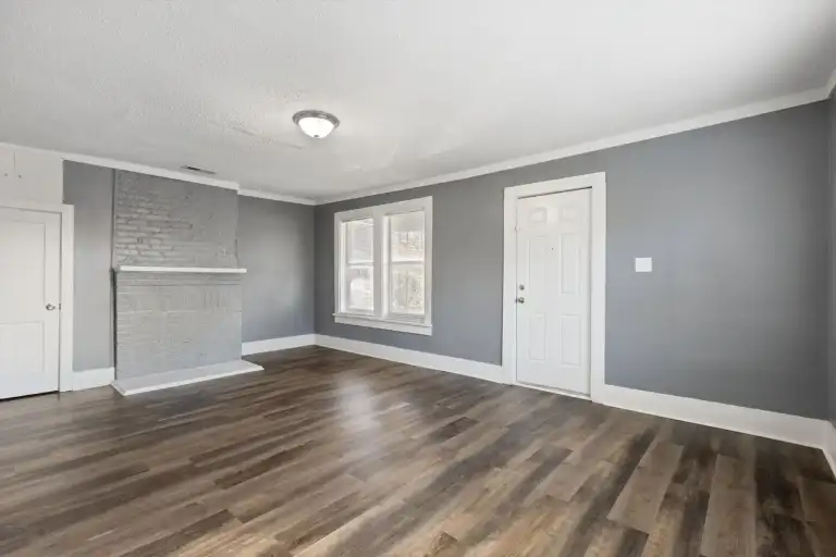 Photo 6 of 6, 425 Carpenter St