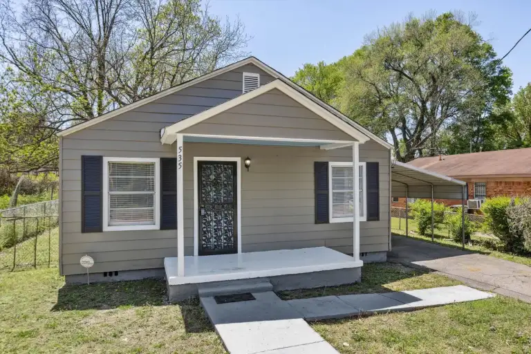 Front of 535 Gilleas Rd