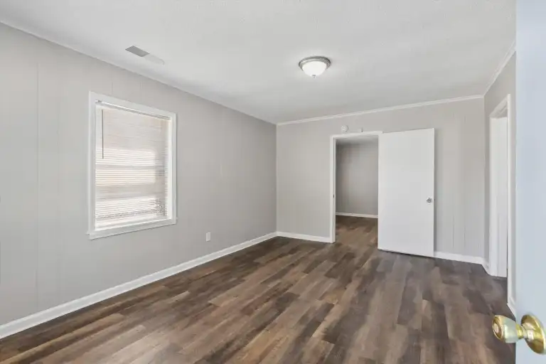 Photo 4 of 6, 535 Gilleas Rd