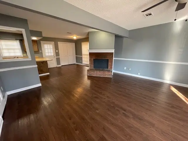 Photo 2 of 6, 5560 Blossom Ln