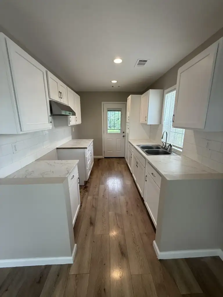 Photo 4 of 6, 86 Dempster Ave