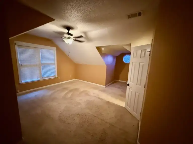 Photo 4 of 6, 8610 Dena Cove