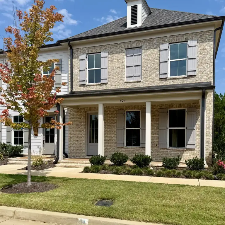 Front of 924 Aldwick Drvie